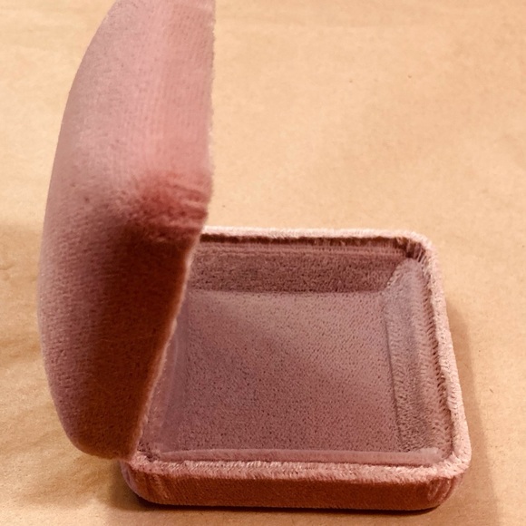 Calame pale rose velvet gift jewelry box, for ring or cuff links - Picture 2 of 11